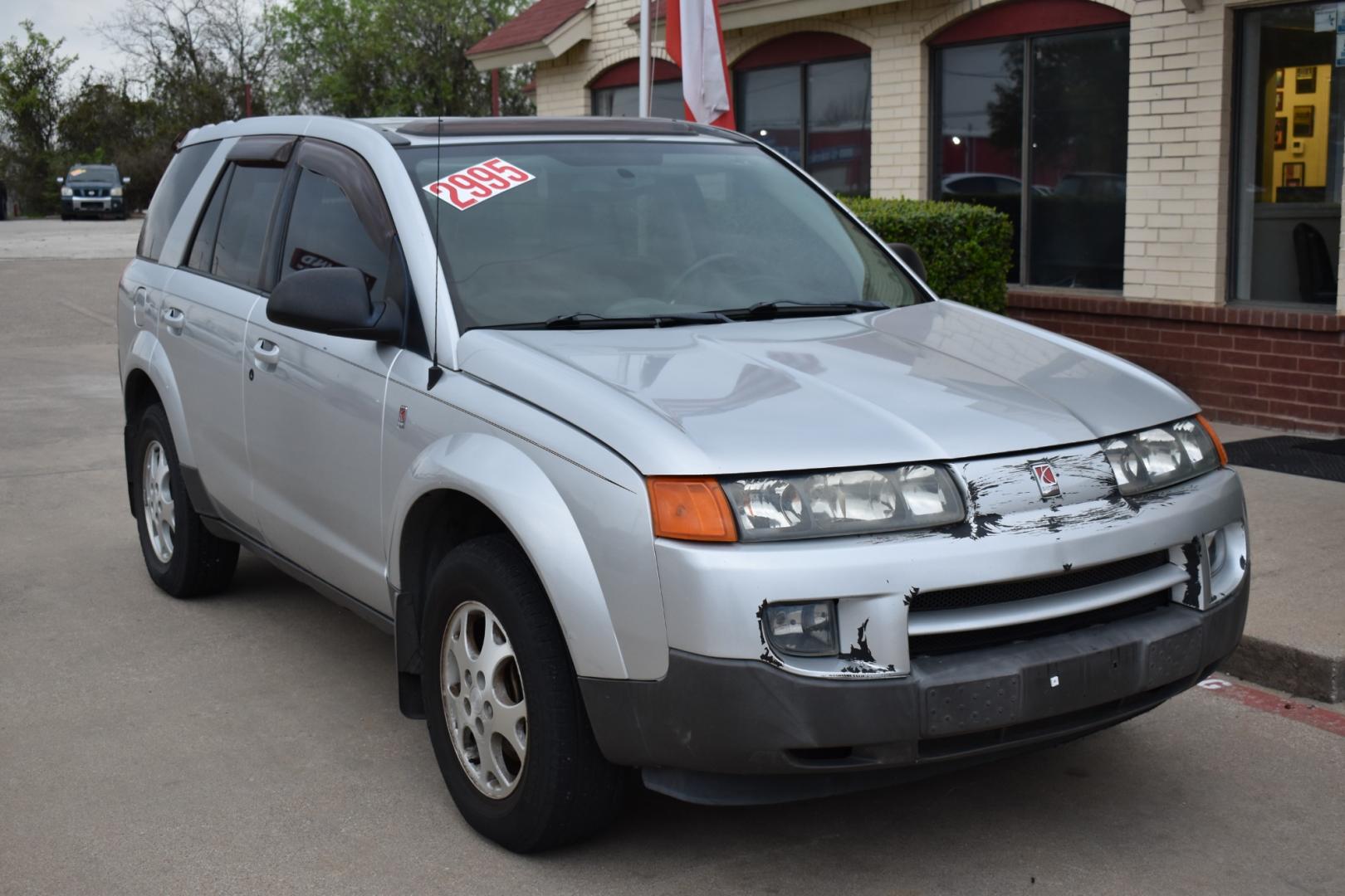 2004 Silver /Gray Saturn Vue FWD V6 (5GZCZ53464S) with an 3.5L V6 SOHC 24V engine, 5-Speed Automatic Overdrive transmission, located at 5925 E. BELKNAP ST., HALTOM CITY, TX, 76117, (817) 834-4222, 32.803799, -97.259003 - $2,995 CASH or Certified Funds Only Coupon does not apply on Cash Vehicles. This Vehicle has a Clean Carfax Report!! Rides and Drives great, it just needs YOU Behind the Wheel!! Open Monday-Friday - 9:00 am- 6:00 pm Closed on Saturdays and Sundays. (817) 834-4222 APPLY ONLINE OPEN ONLIN - Photo#5
